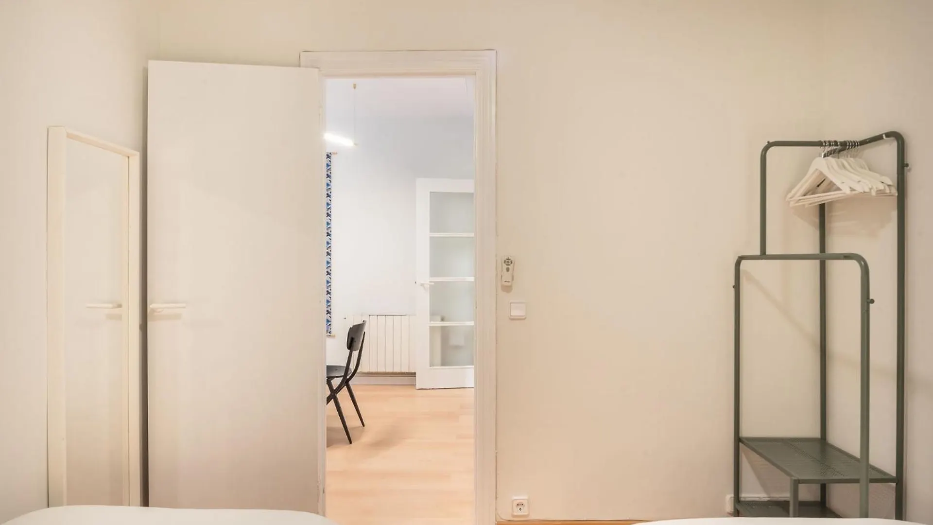 Spacious And Comfortable Apt In The City Center Barcelona