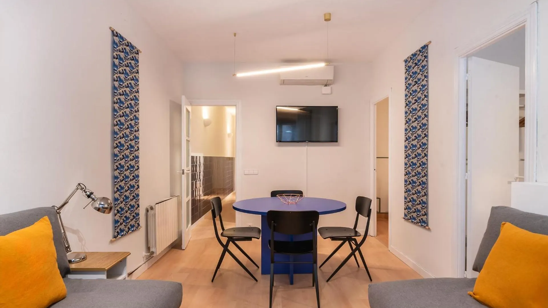 Spacious And Comfortable Apt In The City Center Barcelona