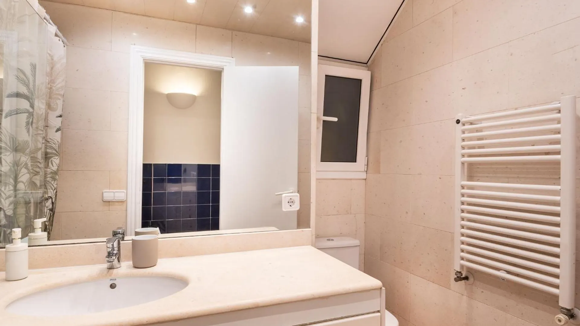 Spacious And Comfortable Apt In The City Center Barcelona 0*,  Spain