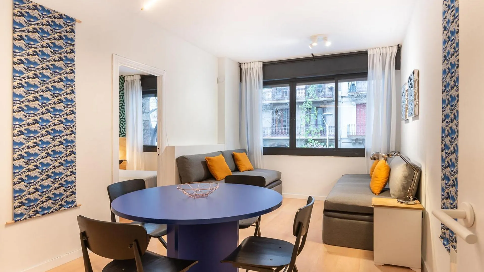 Spacious And Comfortable Apt In The City Center Barcelona