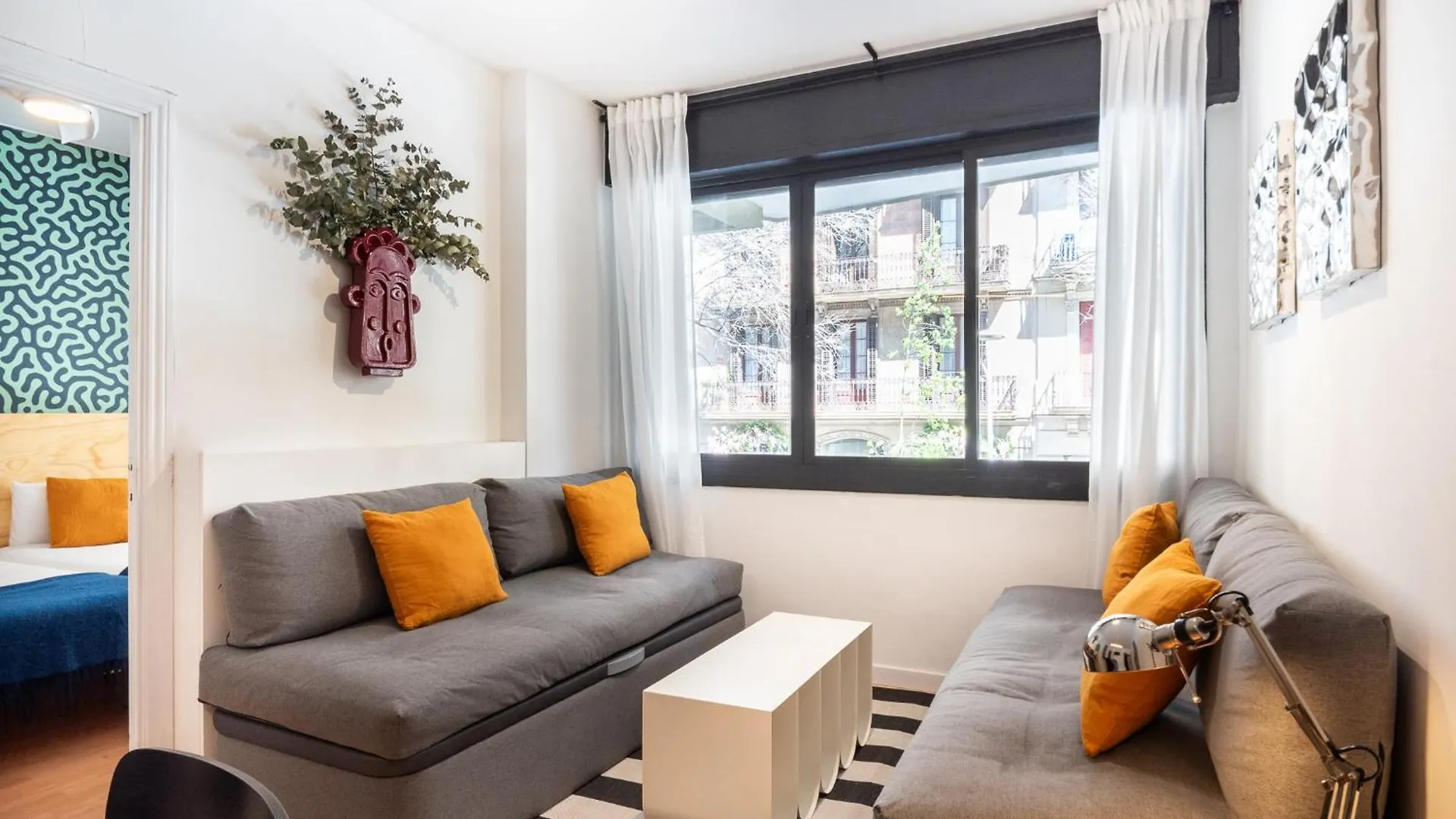 Spacious And Comfortable Apt In The City Center Barcelona