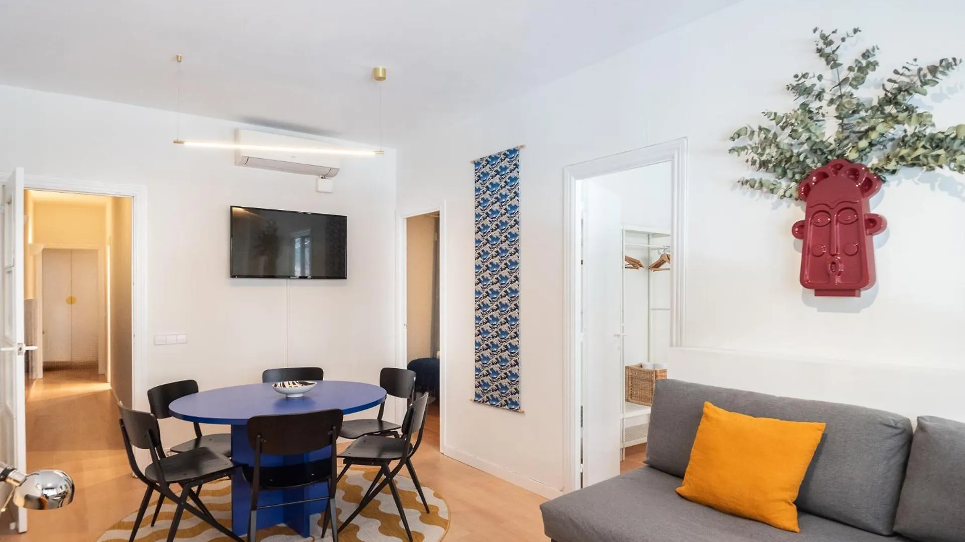 Spacious And Comfortable Apt In The City Center Barcelona Apartment